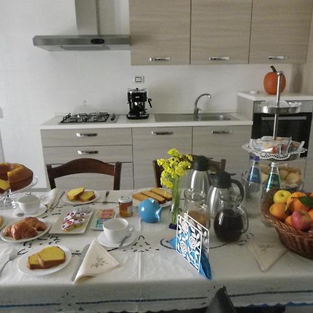 B&B And Home Restaurant La Casa Del Pescatore SantʼAnna Arresi Eksteriør bilde
