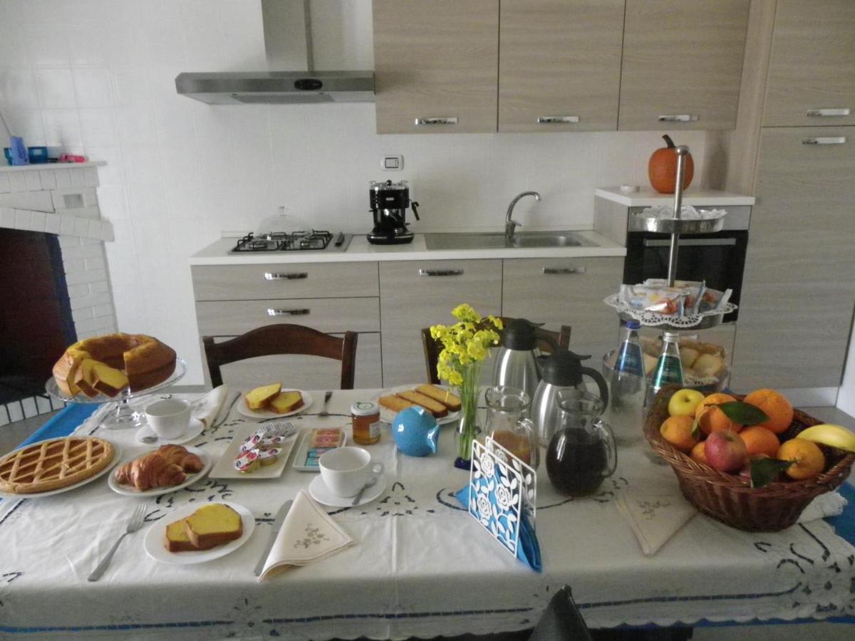 B&B And Home Restaurant La Casa Del Pescatore SantʼAnna Arresi Eksteriør bilde